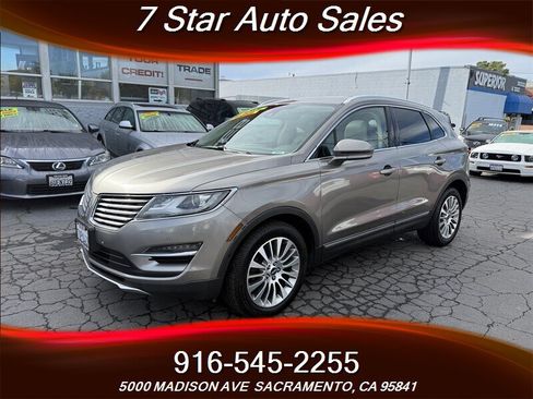 Used 2017 Lincoln MKC Reserve image 3