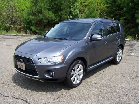 Used 2010 Mitsubishi Outlander GT AWD/4WD image 4