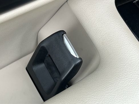 Used 2024 Lincoln Nautilus Reserve image 19