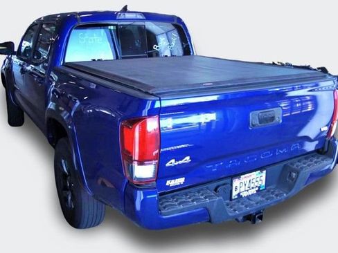 Used 2023 Toyota Tacoma SR5 w/ Technology Package AWD/4WD image 4