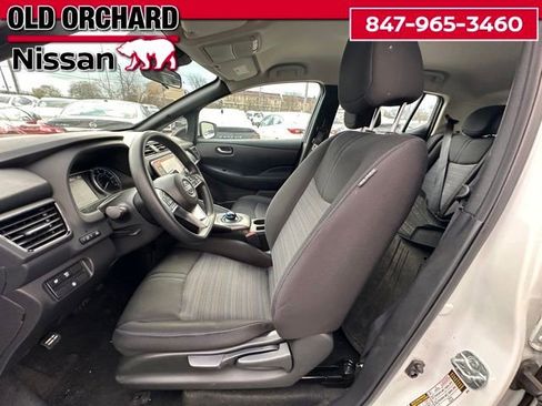 Used 2025 Nissan Leaf S image 9