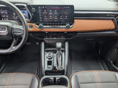 Used 2024 GMC Canyon AT4 image 7