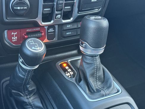 New 2026 Jeep Wrangler Unlimited Sport image 19