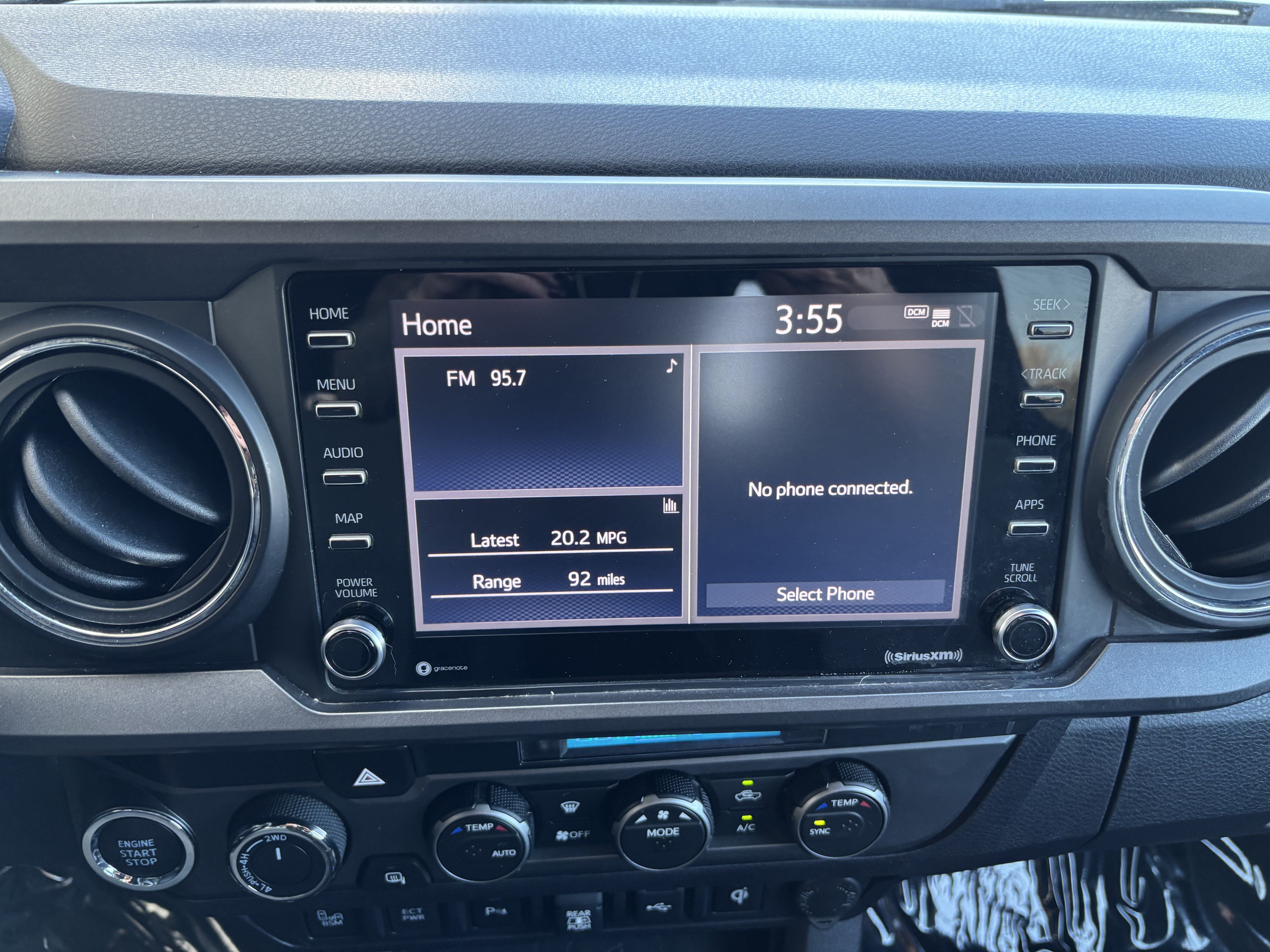 Used 2021 Toyota Tacoma TRD Off-Road w/ Technology Package AWD/4WD image 18