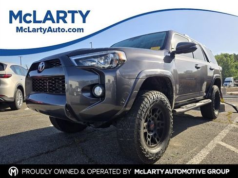 Used 2018 Toyota 4Runner SR5 Premium image 1