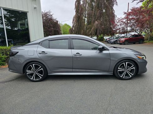 Used 2023 Nissan Sentra SR w/ SR Premium Package FWD image 3