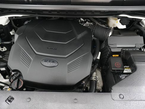 Used 2021 Kia Sedona LX image 28