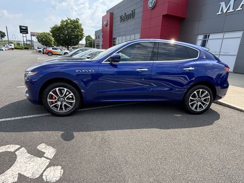 Used 2021 Maserati Levante S AWD/4WD image 4