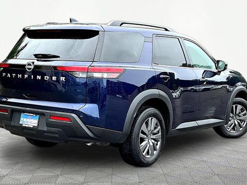 Used 2025 Nissan Pathfinder SV FWD image 7