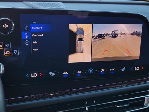 Used 2024 Chevrolet Traverse Z71 w/ Enhanced Driving Package image 19