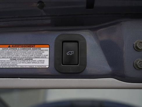 Used 2017 Toyota Sienna XLE Premium FWD image 16