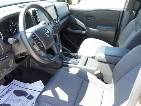 Used 2026 Nissan Frontier SV RWD image 18