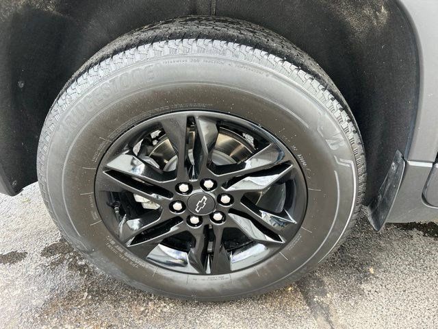 Used 2023 Chevrolet Traverse LS w/ Midnight/Sport Edition FWD image 51