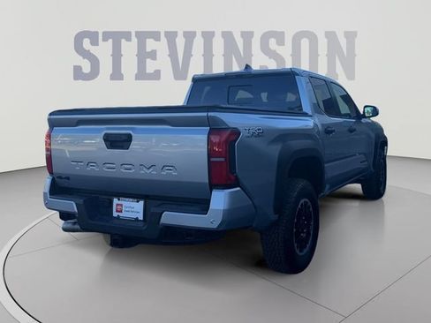 Certified 2025 Toyota Tacoma TRD Off-Road w/ TRD Off Road Upgrade Package AWD/4WD image 5