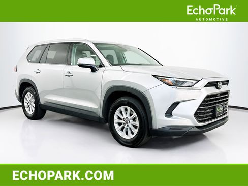 Used 2025 Toyota Grand Highlander XLE image 1