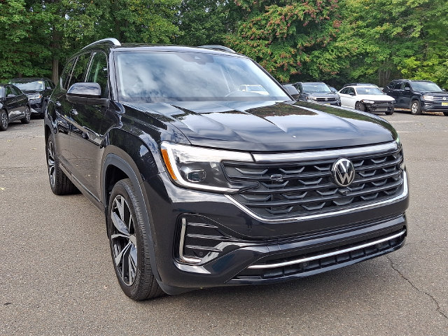 Used 2024 Volkswagen Atlas SEL Premium R-Line AWD/4WD image 2