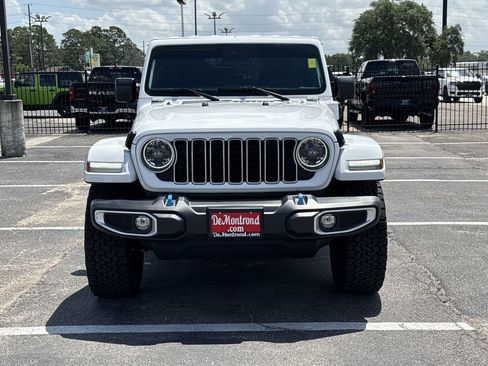 Used 2024 Jeep Wrangler Unlimited Sahara AWD/4WD image 2