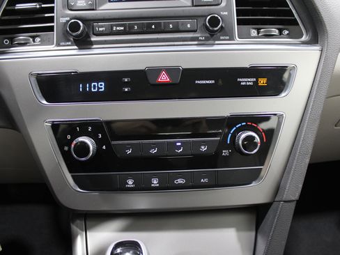 Used 2015 Hyundai Sonata SE image 17