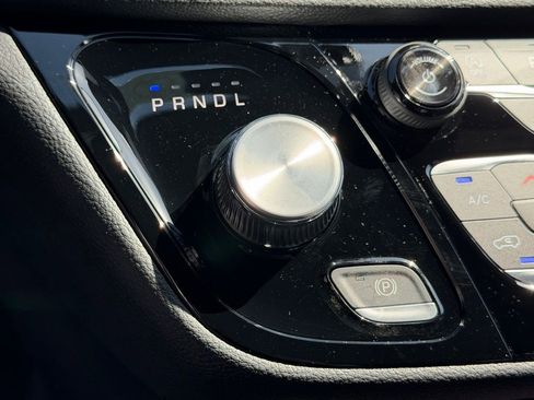 New 2026 Chrysler Pacifica Select image 21