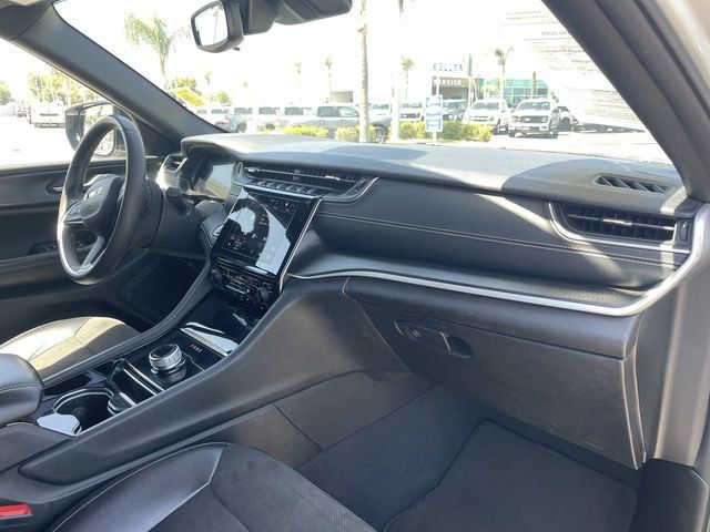 Used 2023 Jeep Grand Cherokee L Laredo AWD/4WD image 28