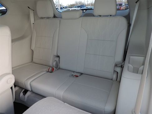 New 2026 Buick Enclave Avenir image 19