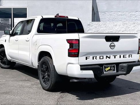 New 2026 Nissan Frontier SV image 2