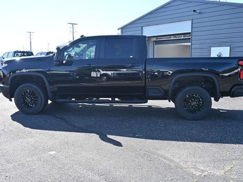 Used 2024 Chevrolet Silverado 3500 LT w/ Midnight Edition AWD/4WD image 9