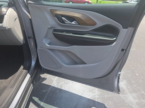 Used 2021 GMC Terrain SLE FWD image 11
