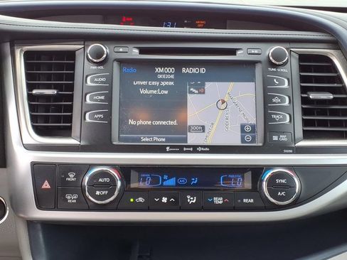 Certified 2019 Toyota Highlander XLE AWD/4WD image 12