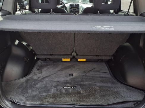 Used 2004 Toyota RAV4 2WD image 6