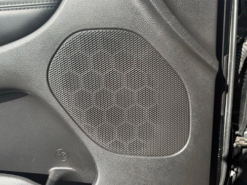 Used 2021 Jeep Grand Cherokee Limited image 17