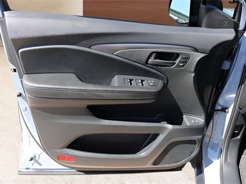 Used 2025 Honda Passport EX-L image 10