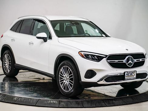 Used 2025 Mercedes-Benz GLC 300 image 5
