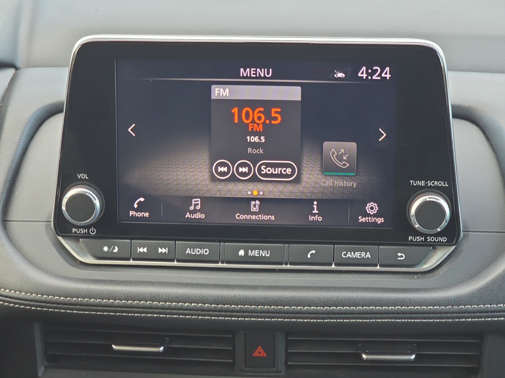 Used 2024 Nissan Rogue SV AWD/4WD image 14