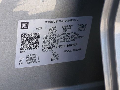 Used 2025 Chevrolet Traverse LT image 13