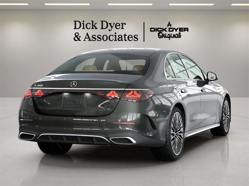 Used 2025 Mercedes-Benz E 350 Sedan image 12