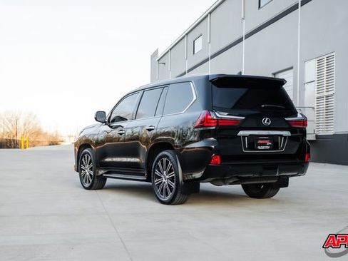 Used 2021 Lexus LX 570 4WD w/ Luxury Package image 37