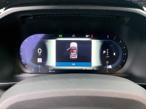 Certified 2025 Volvo XC40 B5 Plus image 28