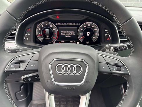 Used 2025 Audi Q8 Premium Plus image 26