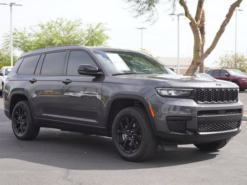 Used 2025 Jeep Grand Cherokee L Altitude RWD image 4