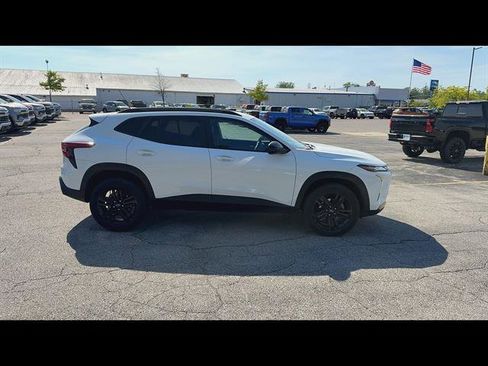 Used 2024 Chevrolet Trax ACTIV w/ Driver Confidence Package FWD image 37