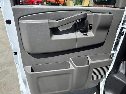 New 2026 GMC Savana 2500 Extended w/ Driver Convenience Package RWD image 27
