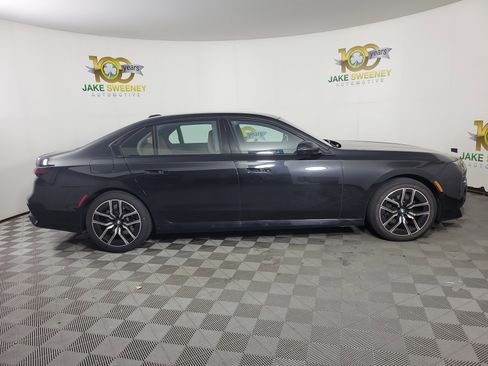 Certified 2023 BMW 760i xDrive w/ Executive Package AWD/4WD image 4