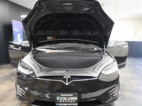 Used 2018 Tesla Model X P100D image 52