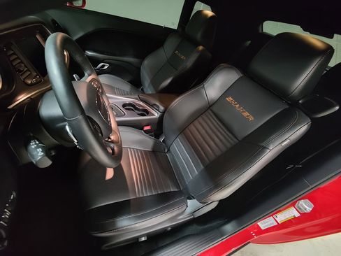 Used 2015 Dodge Challenger R/T Plus image 26