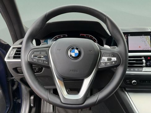 Used 2022 BMW 330i Sedan w/ Driving Assistance Package image 9