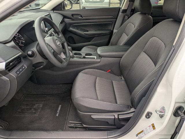 Used 2025 Nissan Altima 2.5 S FWD image 14