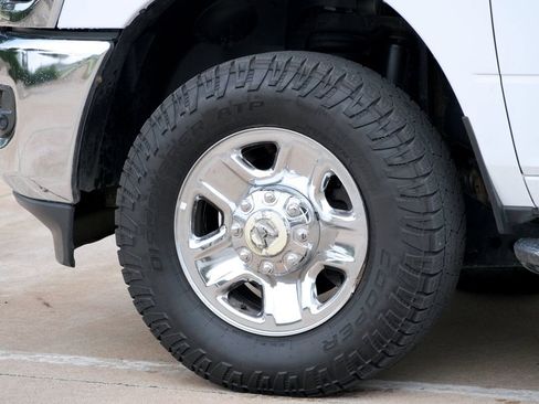 Used 2022 RAM 2500 Tradesman w/ Chrome Appearance Group AWD/4WD image 25