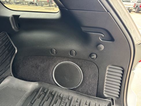 Used 2015 Jeep Grand Cherokee Overland w/ Advanced Technology Group image 33