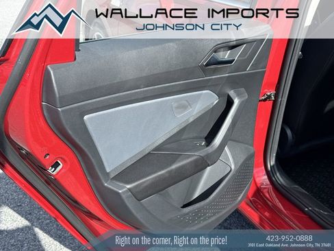 Used 2025 Volkswagen Jetta SE FWD image 34